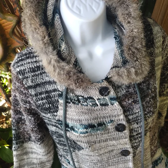 Gorgeous sweater jacket with fur trim small - Picture 8 of 10